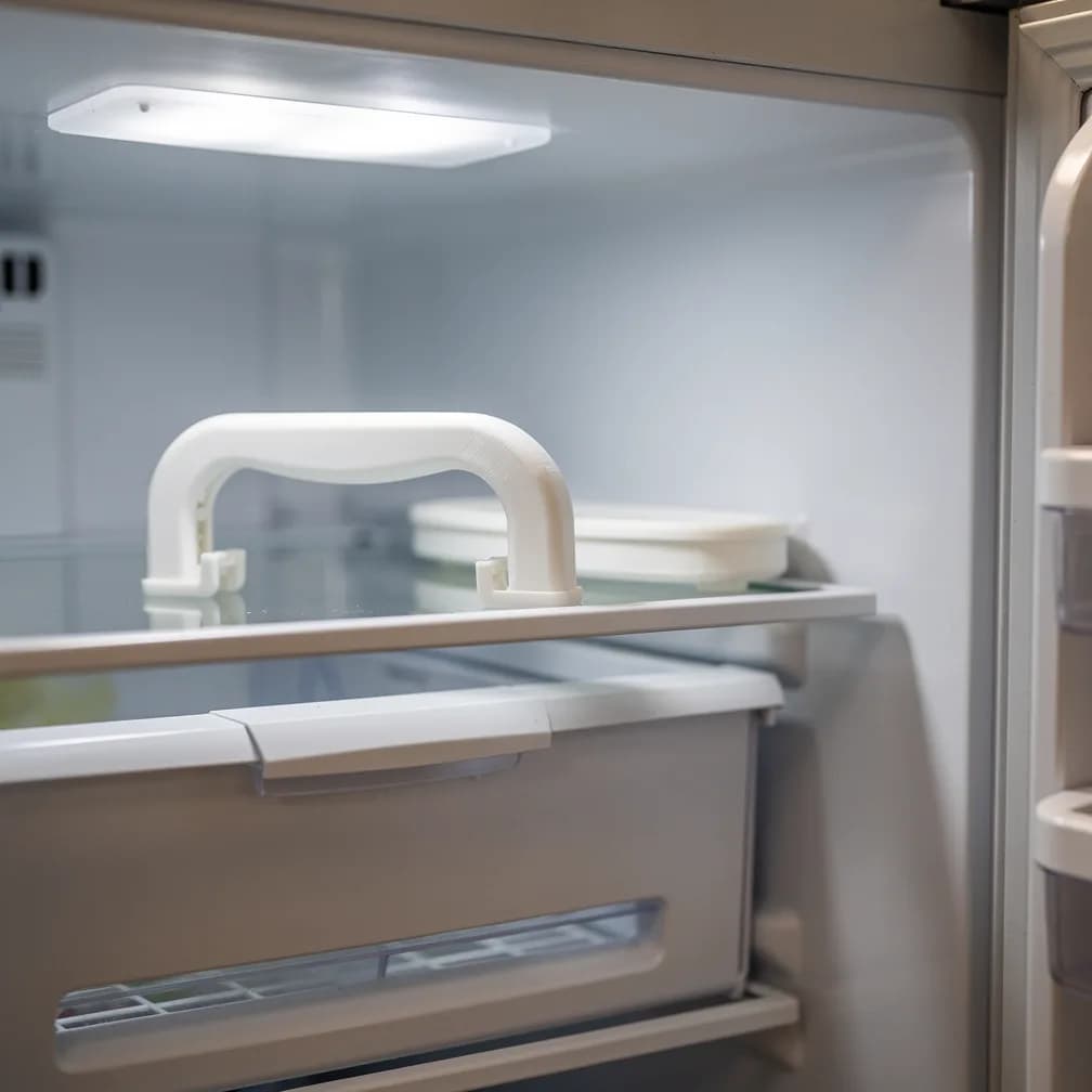 Poignée du freezer de votre frigo Beko cassée : que faire ?